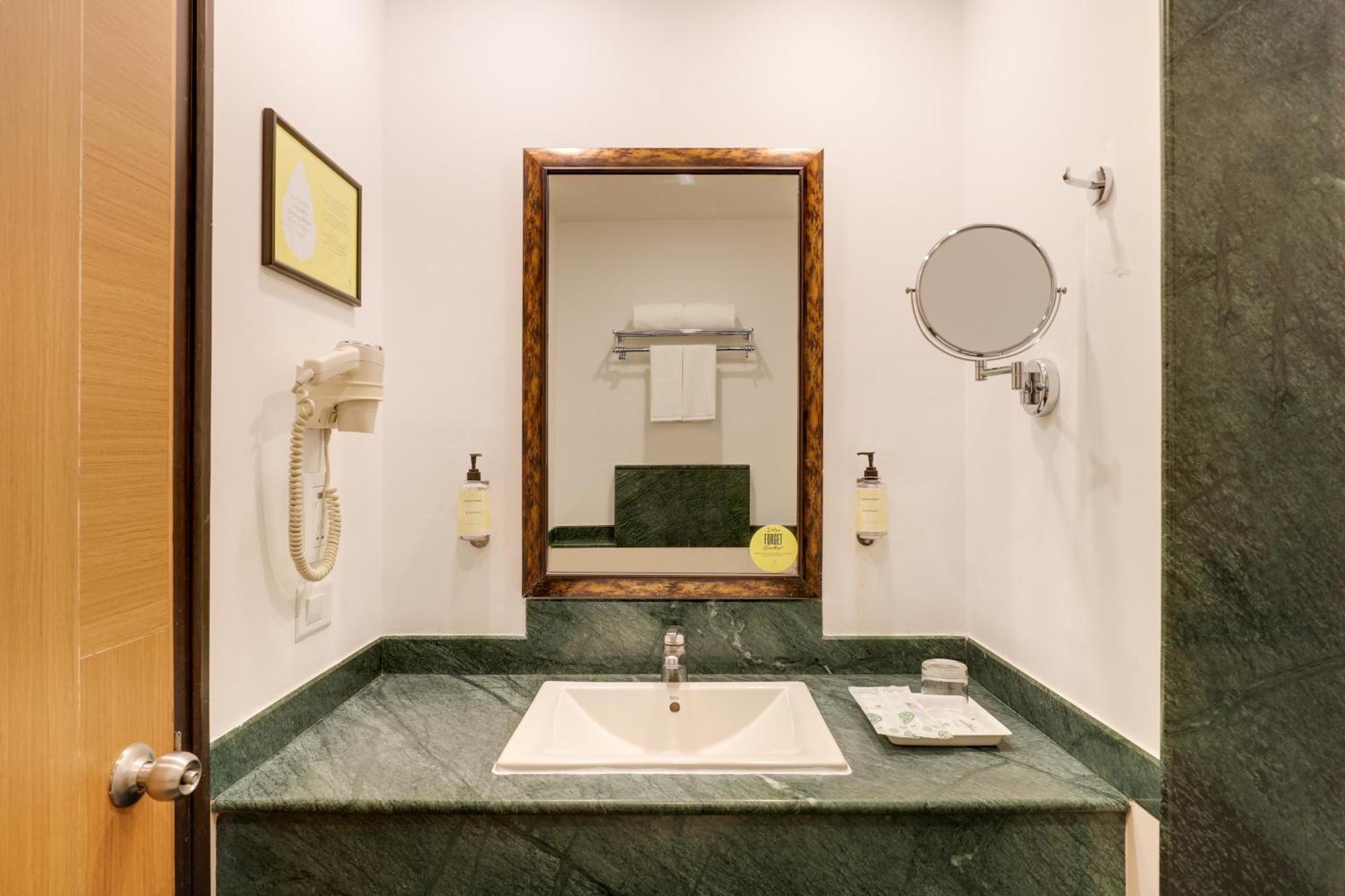 Lemon Tree Hotel Chandīgarh Dış mekan fotoğraf