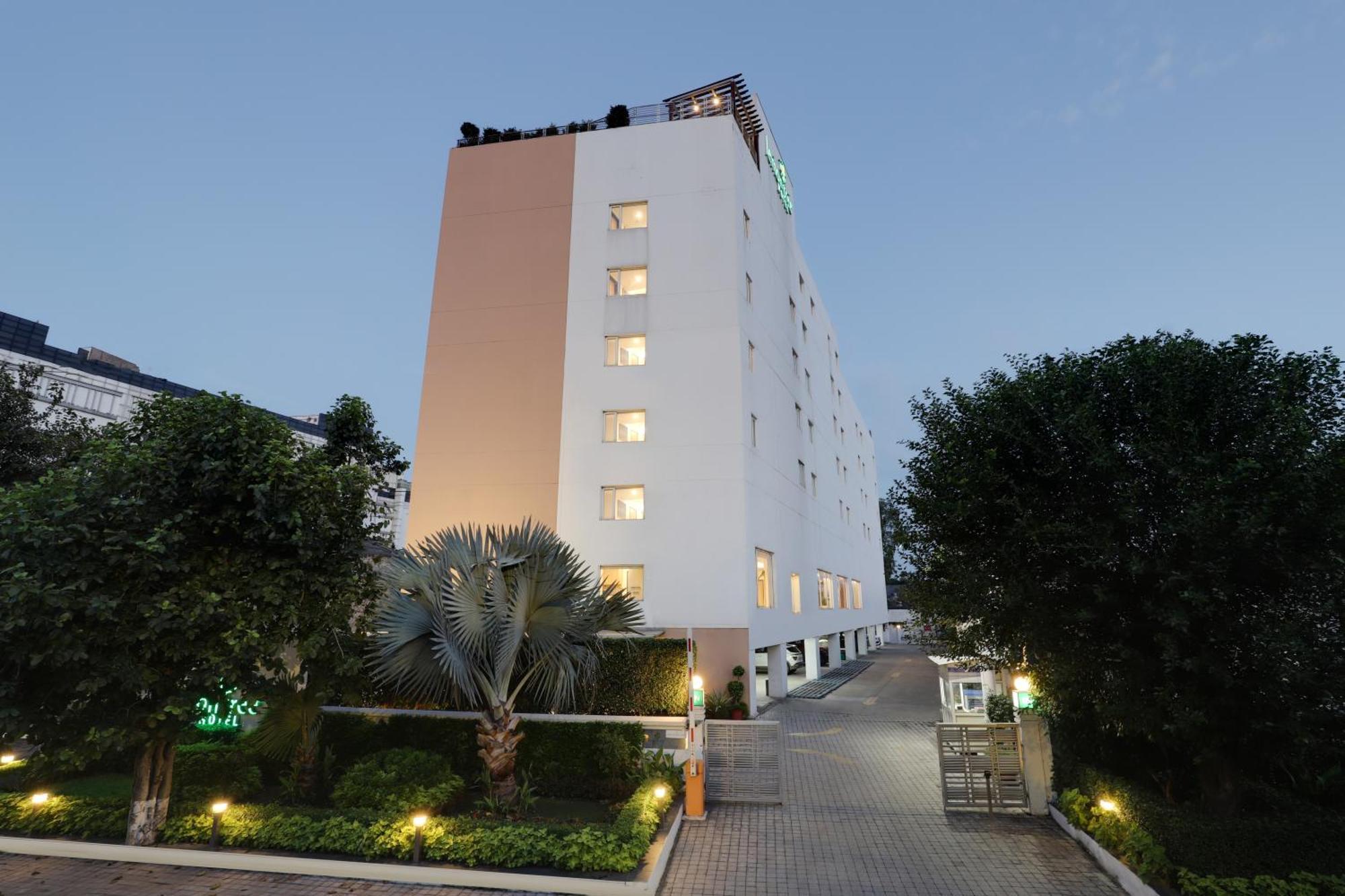 Lemon Tree Hotel Chandīgarh Dış mekan fotoğraf